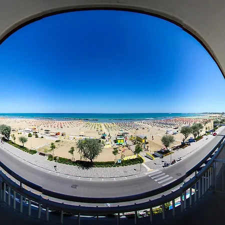 فندق Tritone 3*