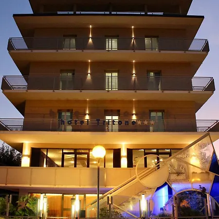酒店 Tritone 里米尼