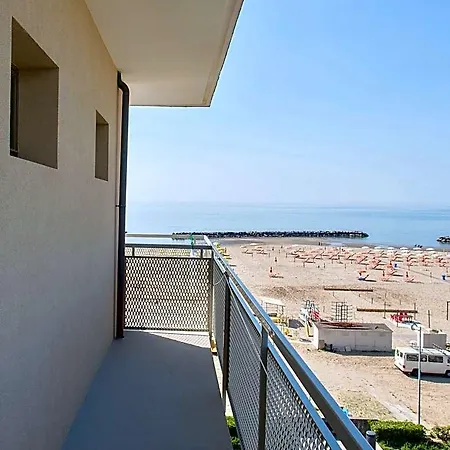 Tritone Hotel 3*