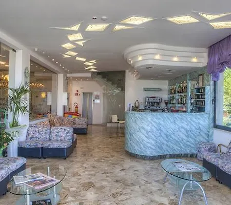 Tritone Hotel 3*
